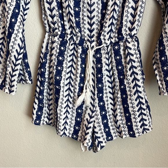 Cupcakes and Cashmere Amani Embroidered Romper Size Small - Picture 3 of 8